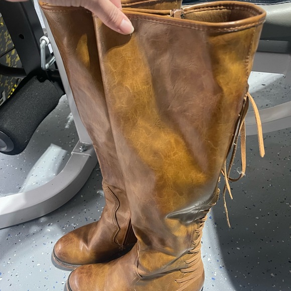 Tall Boots - Picture 3 of 5